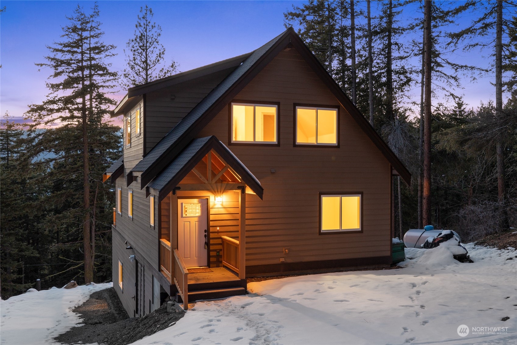 1089 Highland Loop Ronald, WA 98940 - Photo 2 of 40 a front view of a house with a yard