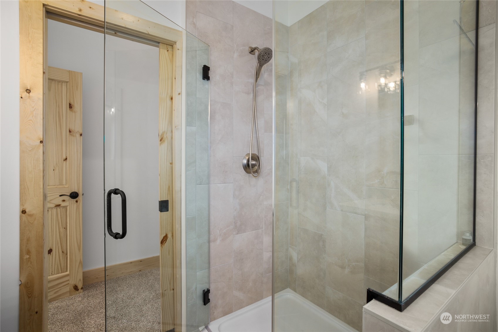 1089 Highland Loop Ronald, WA 98940 - Photo 24 of 40 a bathroom with a shower