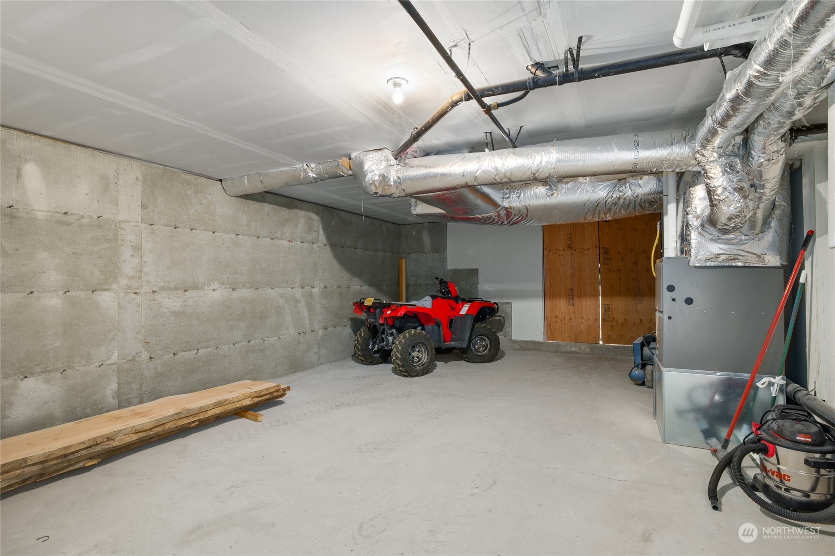 1089 Highland Loop Ronald, WA 98940 - Photo 32 of 40 a view of a room with gym equipment