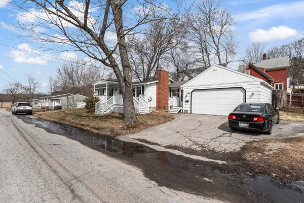 $299,000 | 9 Gerald Street, Bath, ME 04530