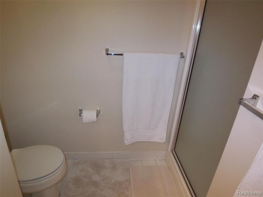 33492 Utica Road, Unit 4 Fraser, MI 48026 - Photo 18 of 24