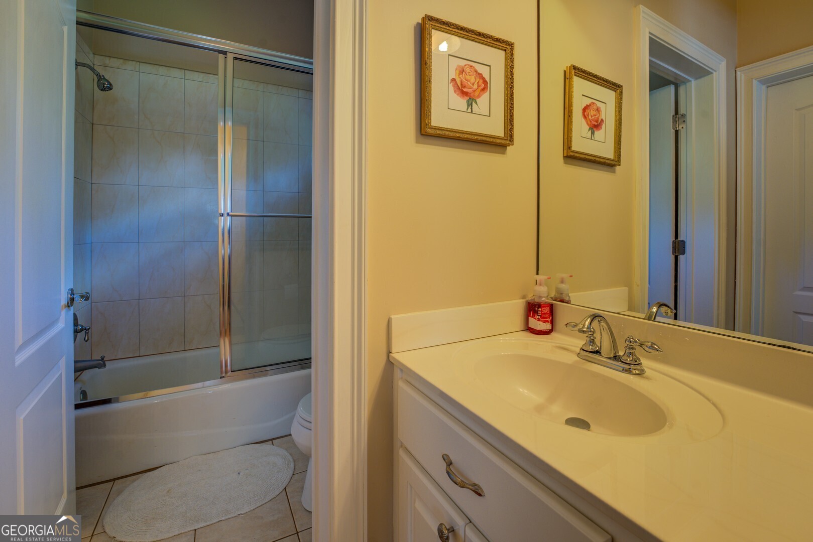 20207 State Highway 11 Monticello, GA 31064 - Photo 48 of 159 a bathroom with a sink and a bathtub