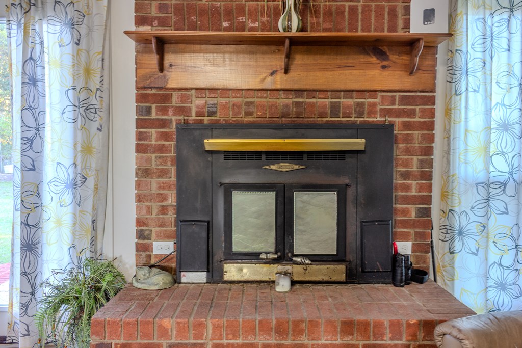 196 Russell Williams Road Eufaula, AL 36027 - Photo 15 of 30 a building with a door and a window