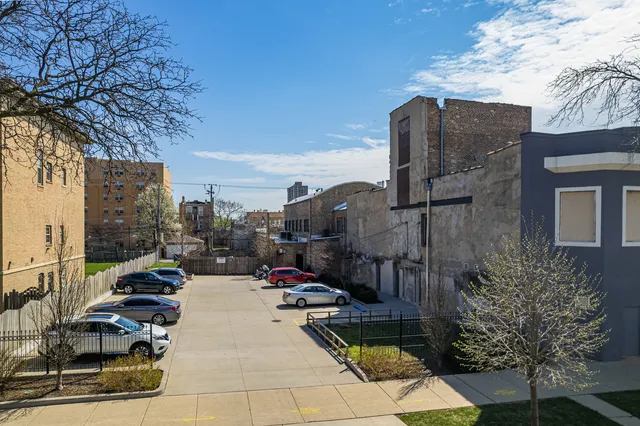 $1,250,000 | 100 East 51st Street, Chicago, IL 60615