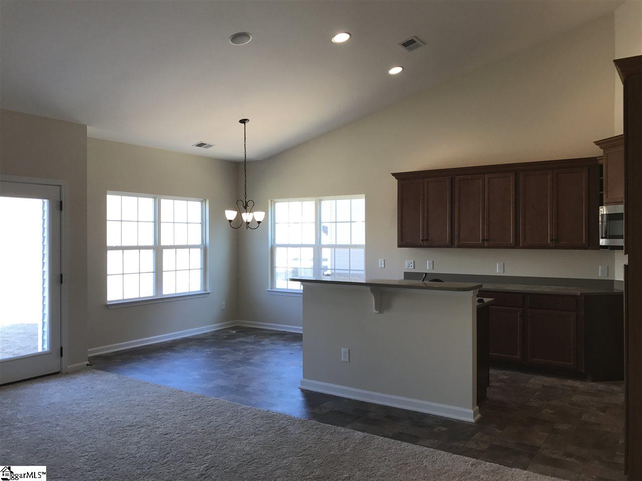 25 Howards End Court Simpsonville, SC 29681 - Photo 4 of 13 Gallery Image 4