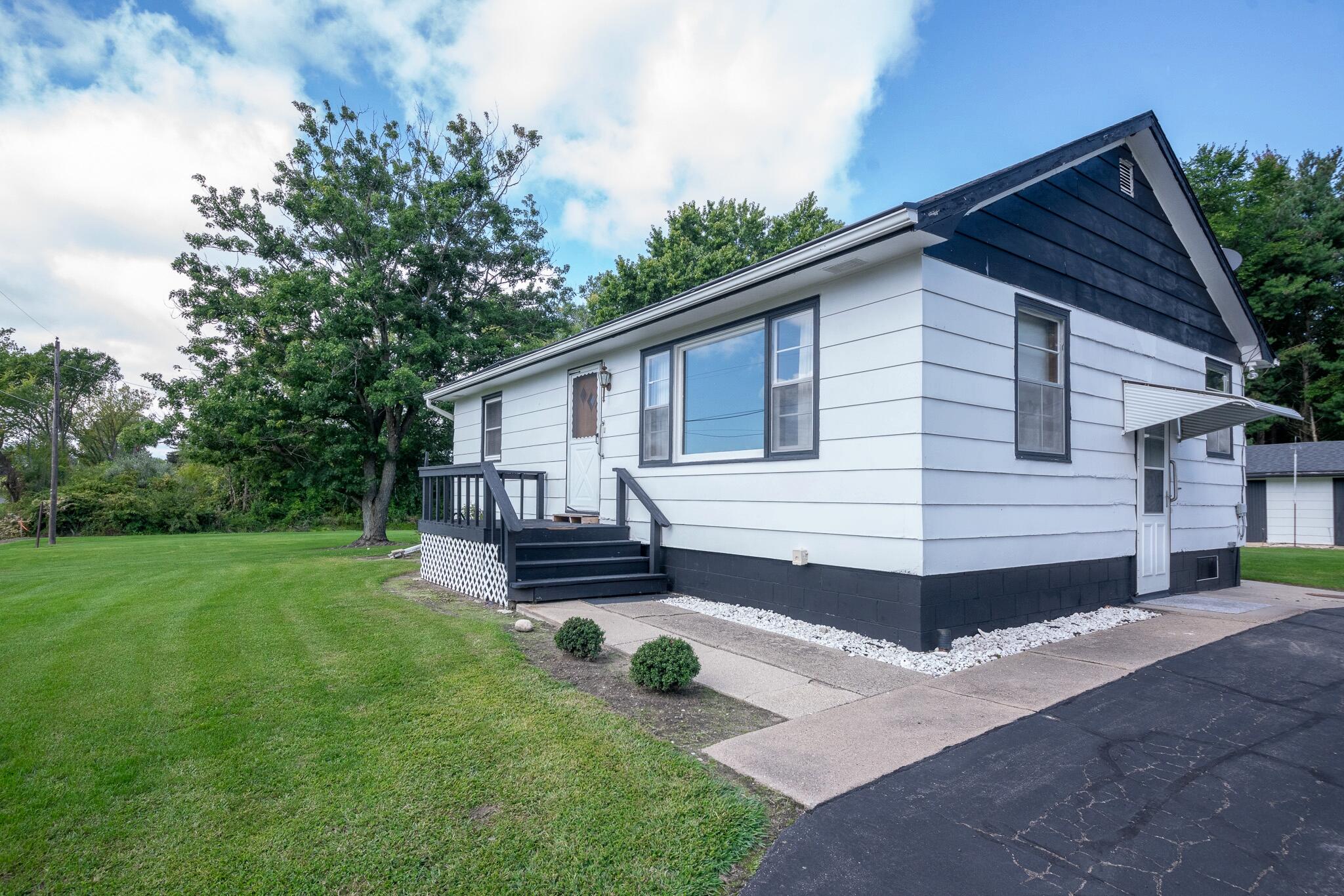 4179 Ott Road Bridgman, MI 49106 - Photo 2 of 28 DSC09962