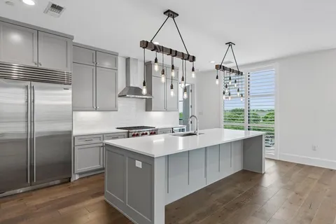 $850,000 | 5270 Town And Country Boulevard, Unit 216, Frisco, TX 75034