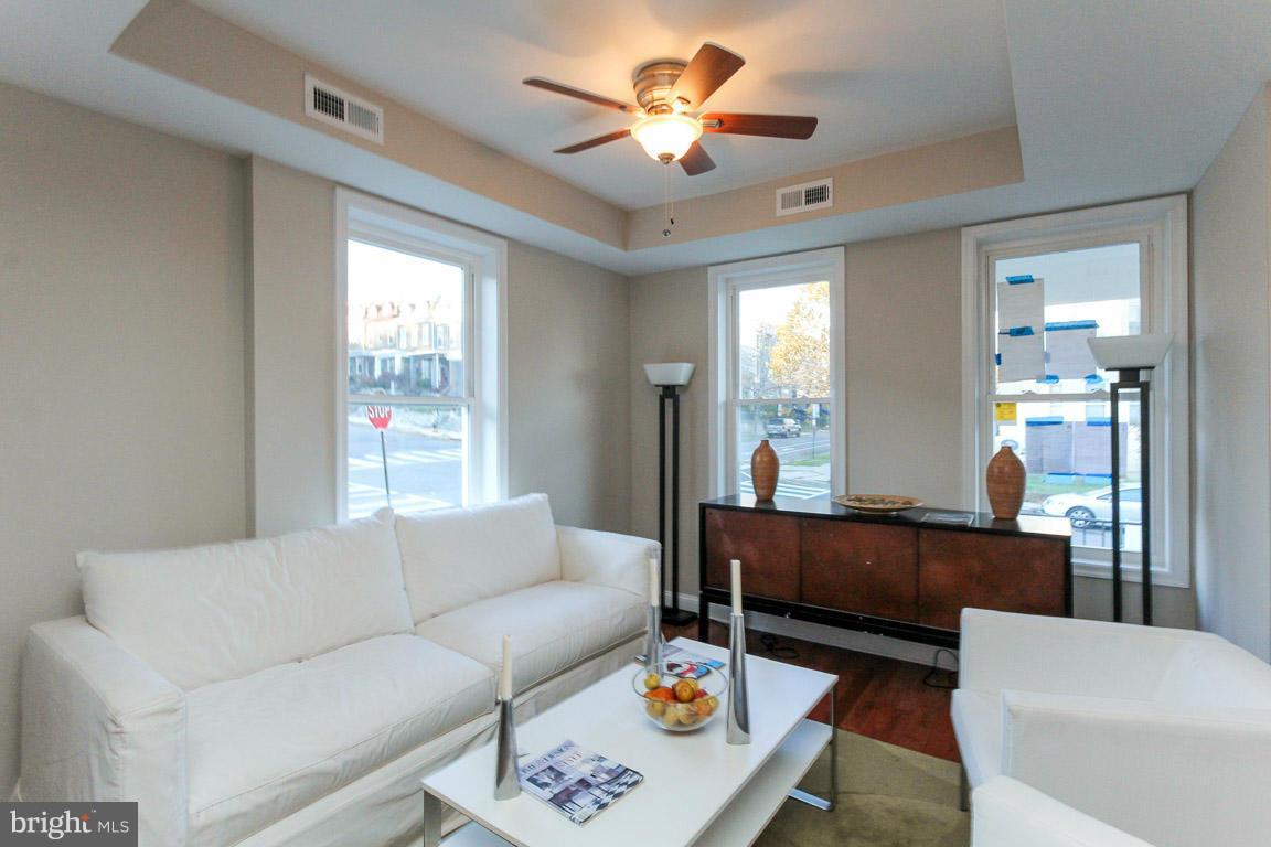 301 V Street Northeast Washington, DC 20002 - Photo 4 of 18 Living Room