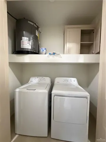 an empty room with a empty space and a ceiling fan