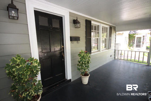 13 Homer Street Mobile, AL 36607 - Photo 2 of 19 Front Porch