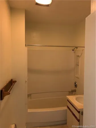 $1,350 | 638 Elm Street, New Haven, CT 06511
