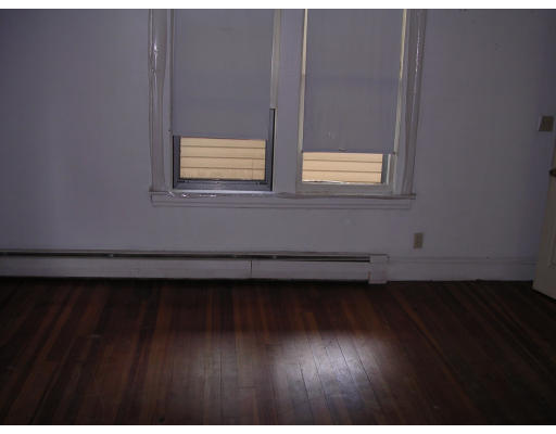 674 Carew Street Springfield, MA 01104 - Photo 3 of 4 Gallery Image 3