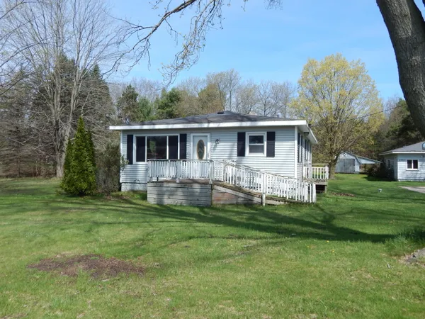 $224,000 | 11392 East Apple Avenue, Ravenna, MI 49451
