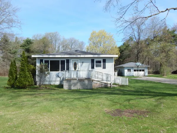 $224,000 | 11392 East Apple Avenue, Ravenna, MI 49451