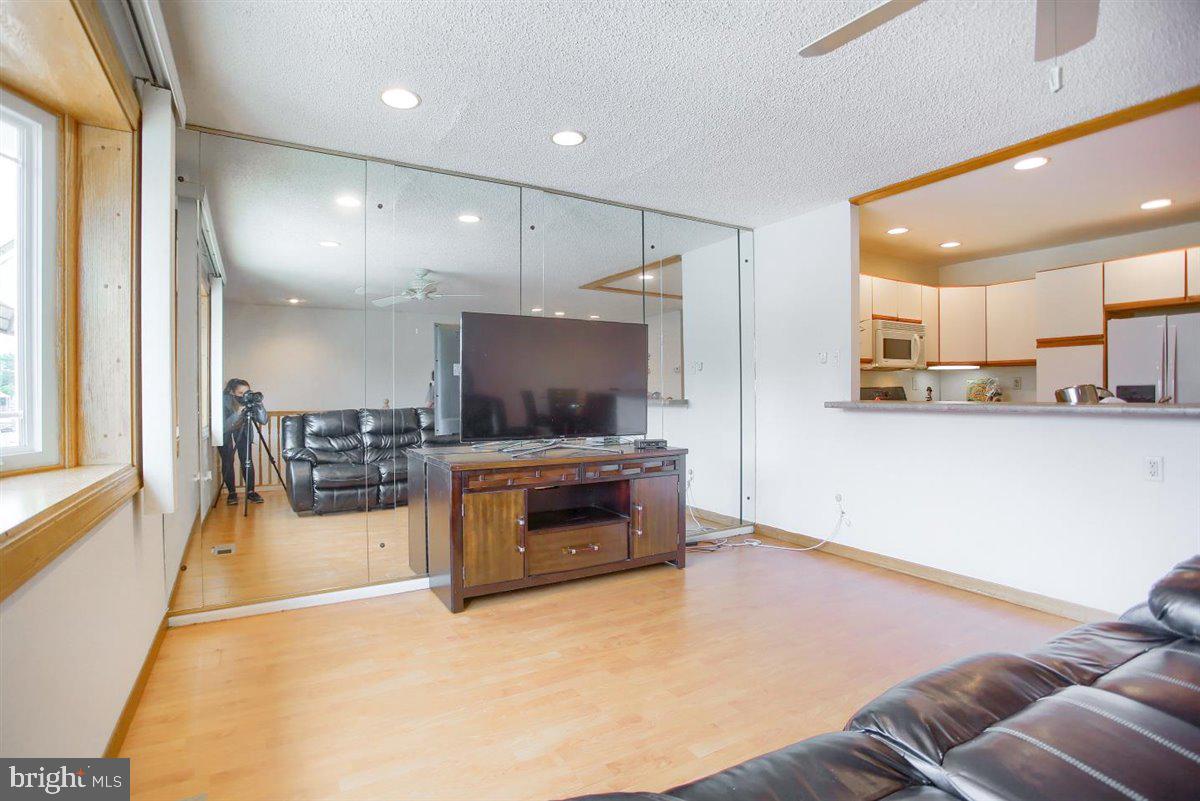 10823 Heflin Road Philadelphia, PA 19154 - Photo 11 of 27 Gallery Image 11