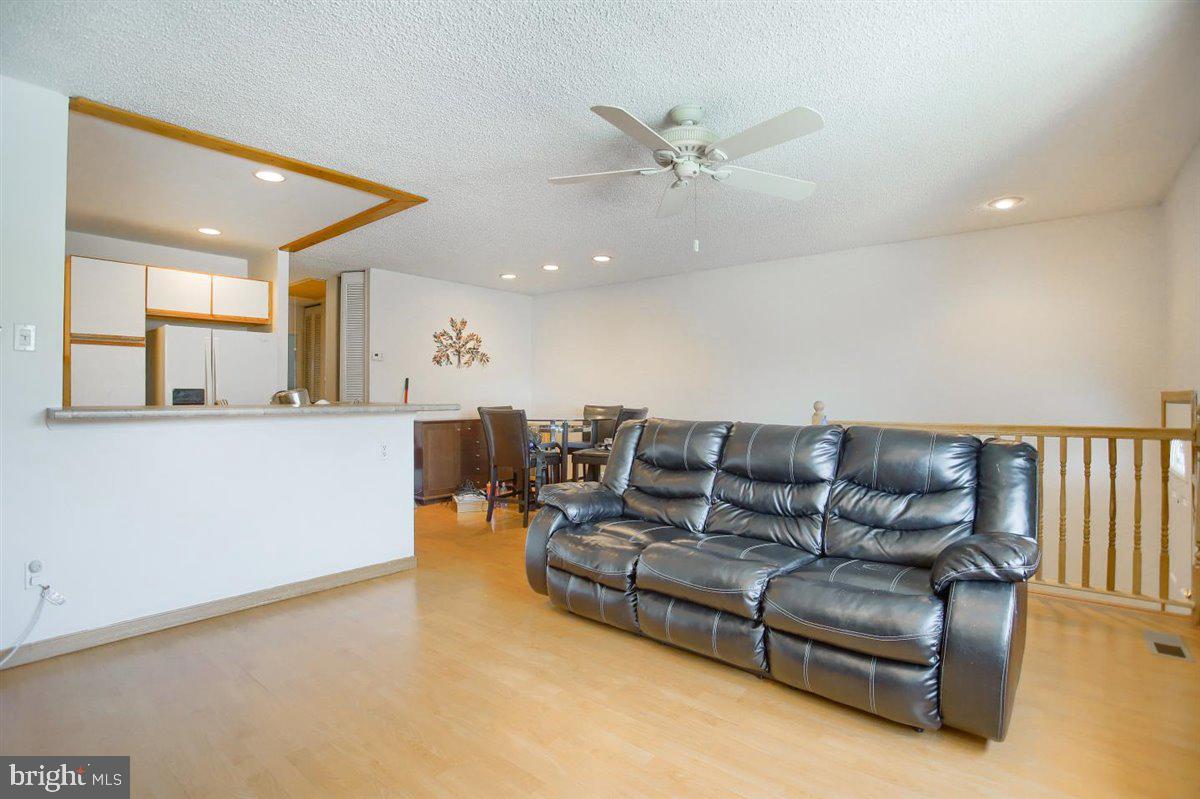 10823 Heflin Road Philadelphia, PA 19154 - Photo 12 of 27 Gallery Image 12