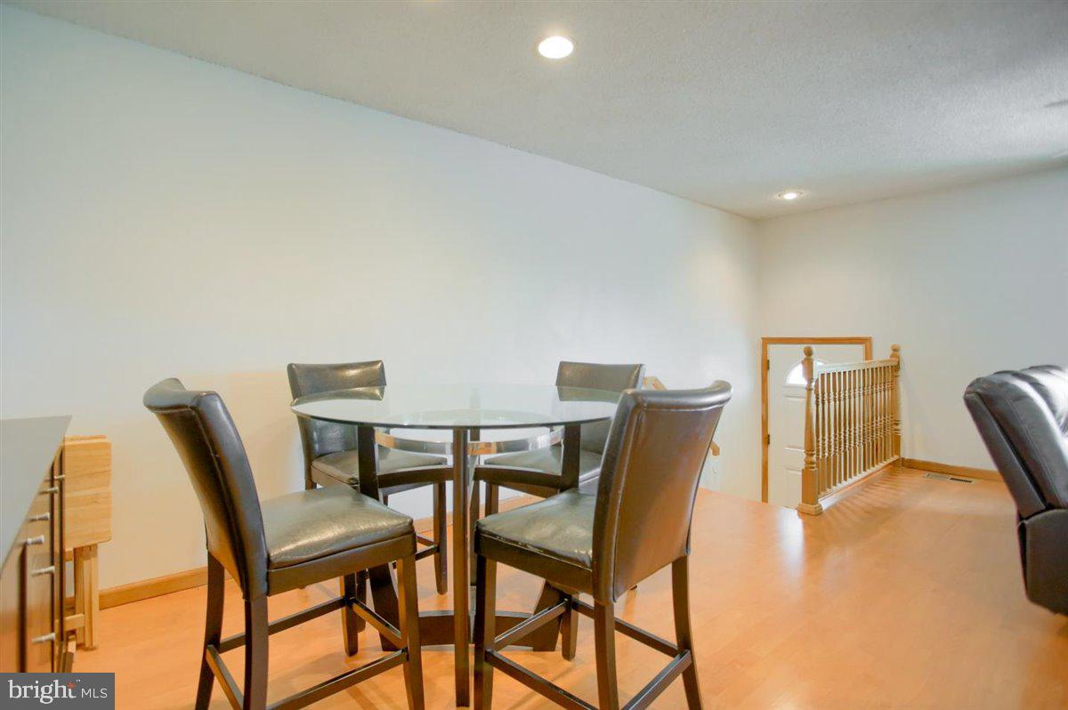 10823 Heflin Road Philadelphia, PA 19154 - Photo 4 of 27 Gallery Image 4