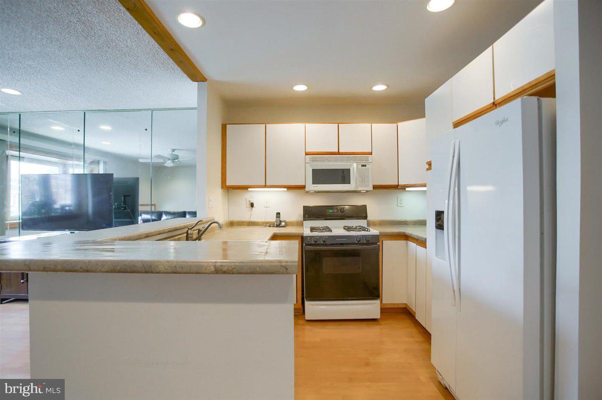 10823 Heflin Road Philadelphia, PA 19154 - Photo 6 of 27 Gallery Image 6