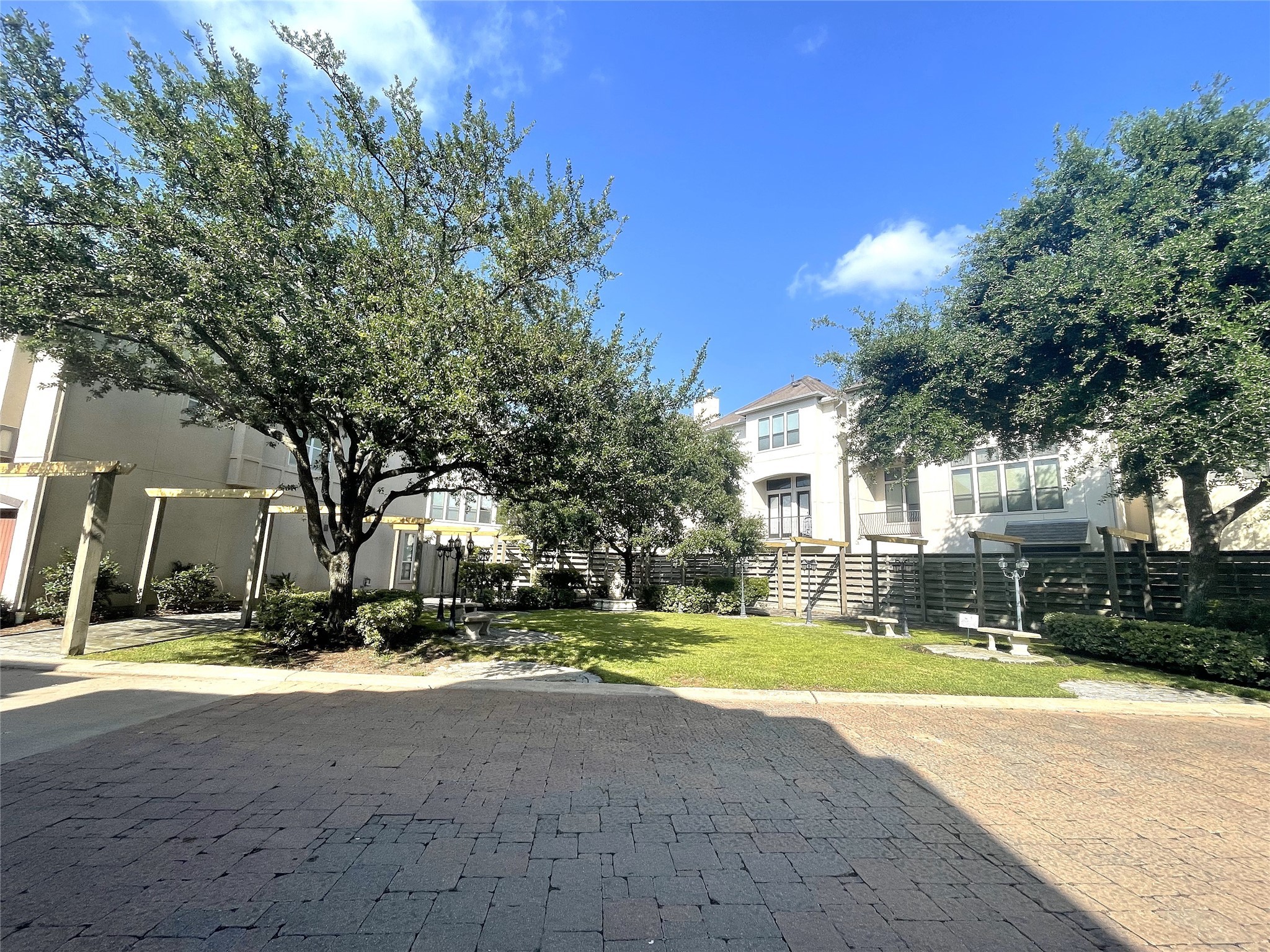 3138 Pemberton Walk Houston, TX 77025 - Photo 4 of 27 a view of a house with a yard