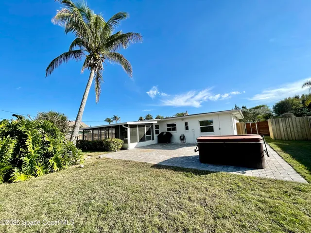 $3,200 | 132 East Gadsden Lane, Cocoa Beach, FL 32931