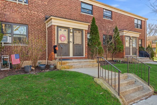 $378,000 | 220-76 75th Avenue, Unit 180A2 | Oakland Gardens