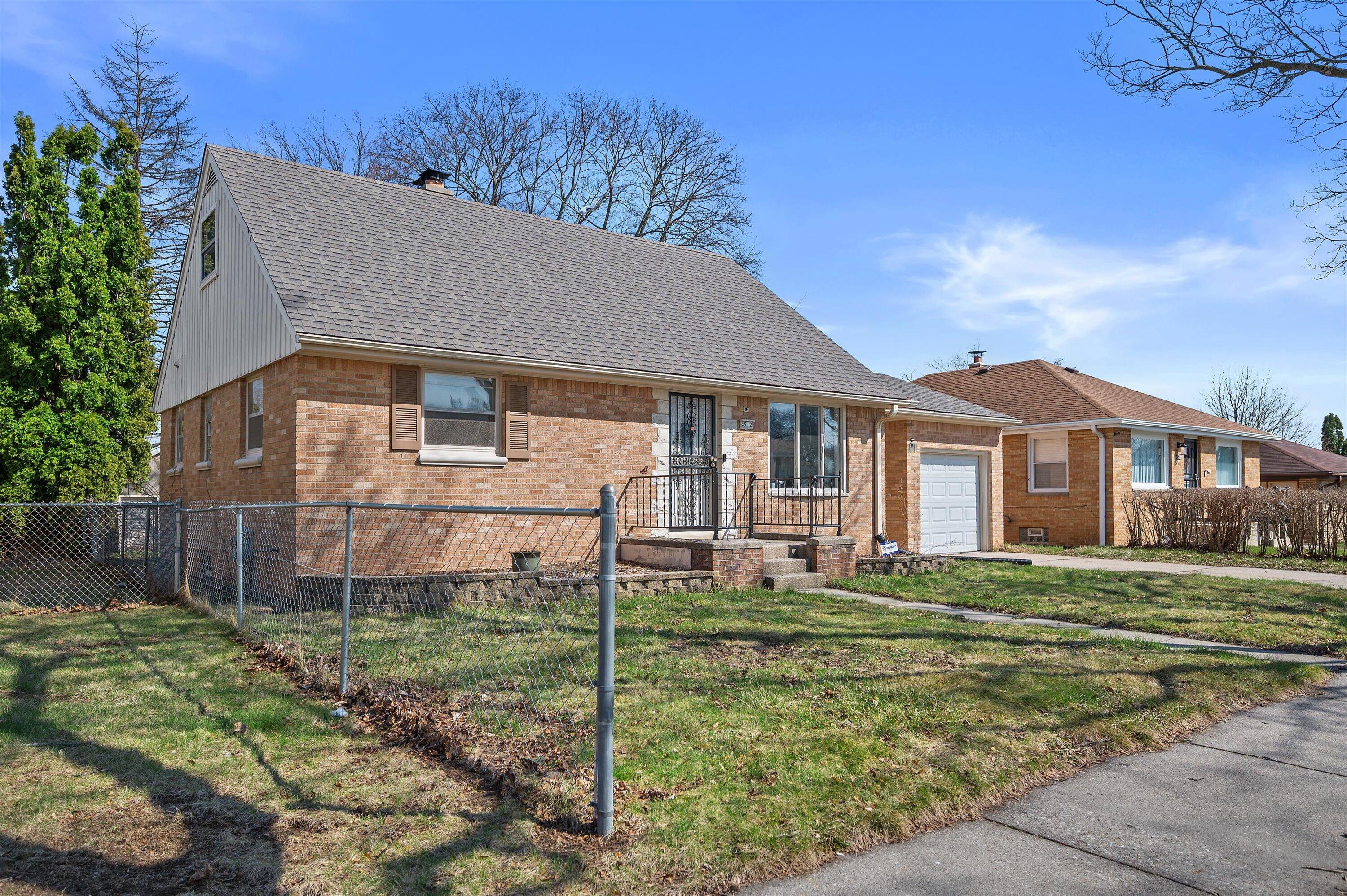 4512 North 71st Street Milwaukee, WI 53218 - Photo 16 of 21 Left side