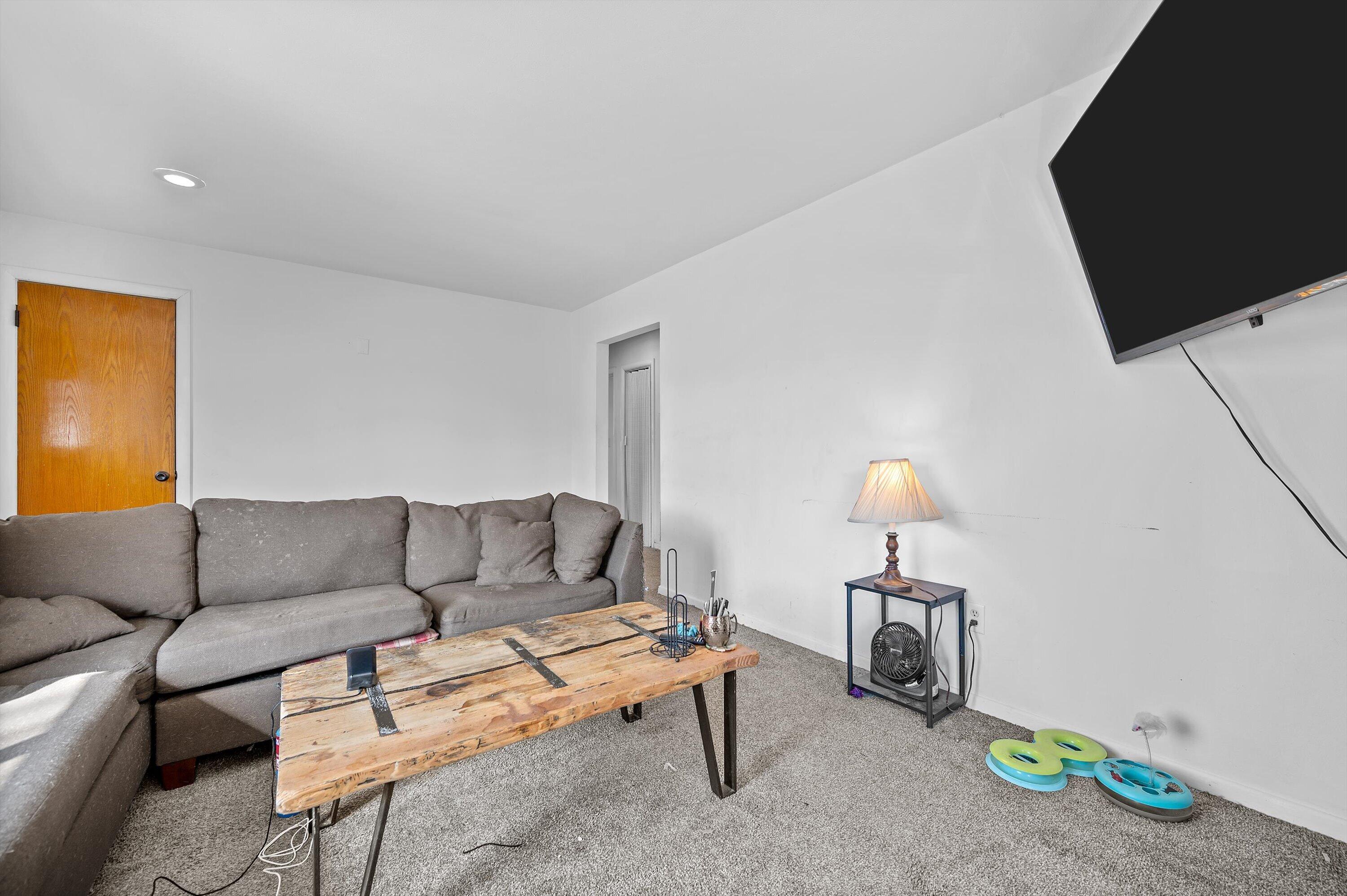 4512 North 71st Street Milwaukee, WI 53218 - Photo 9 of 21 Living room view 2