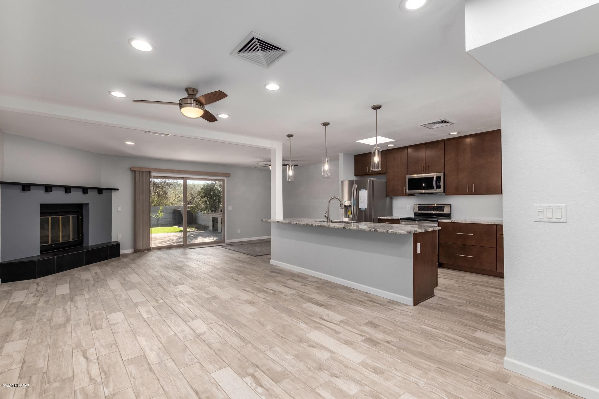 4551 North Mountain Quail Road Tucson, AZ 85750 - Photo 1 of 26