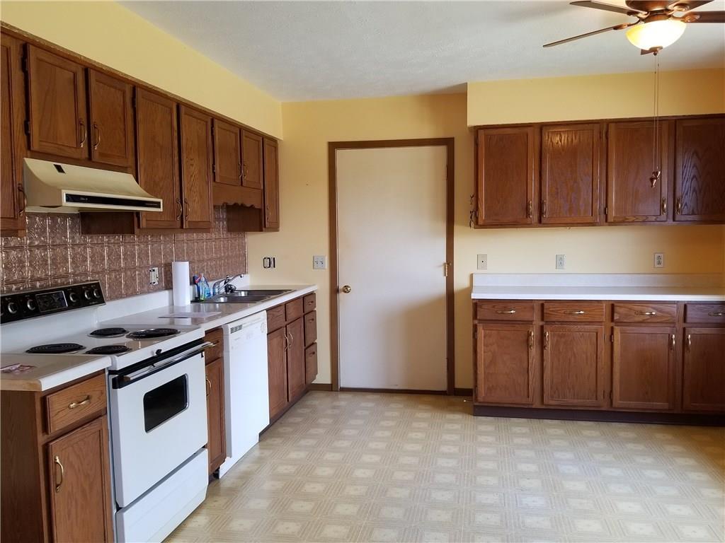 1133 Armsgate Road Springfield, OH 45503 - Photo 3 of 17