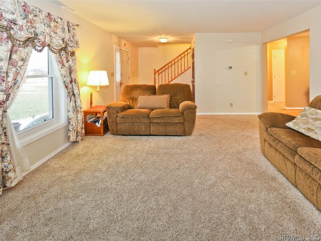 3325 Sand Road Edwardsville, IL 62025 - Photo 5 of 36