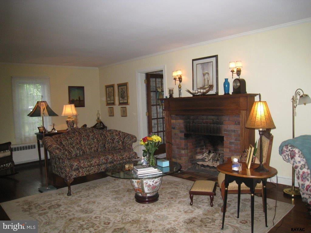 831 Locust Grove Road York, PA 17402 - Photo 3 of 22 Gallery Image 3
