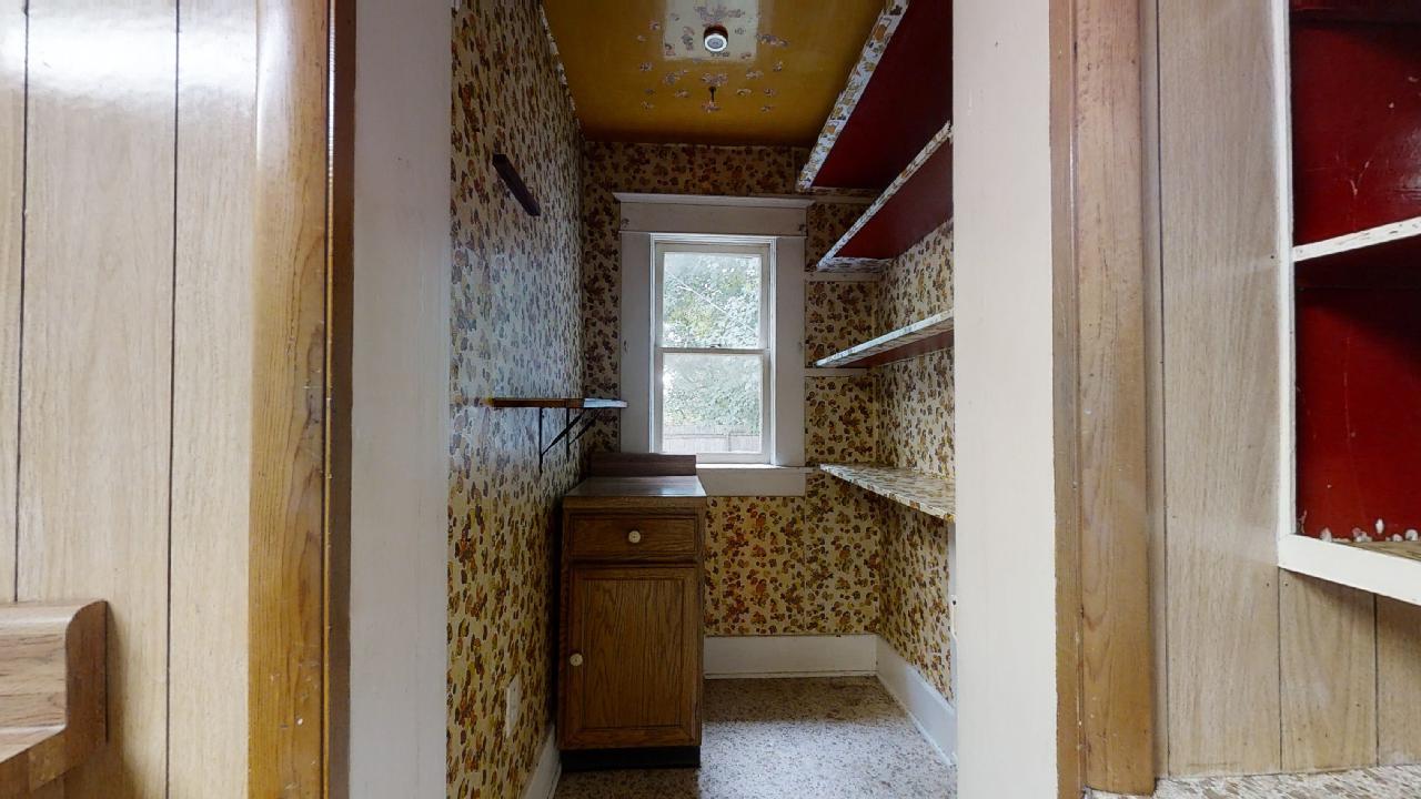 208 East State Street Fairmount, IL 61841 - Photo 18 of 42 a view of entryway