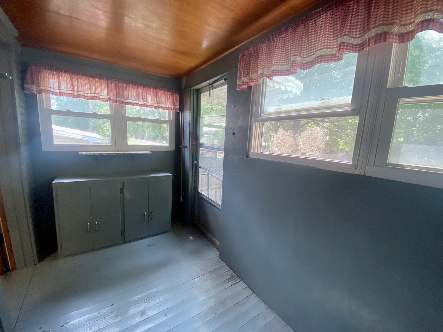 208 East State Street Fairmount, IL 61841 - Photo 37 of 42 a view of livingroom with furniture