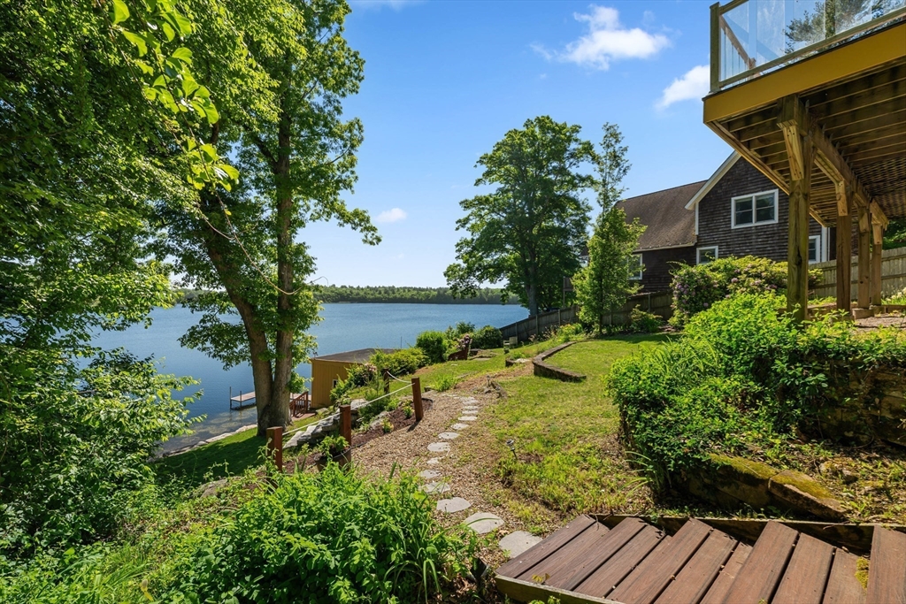 21 Carrier Lane Sutton, MA 01590 - Photo 4 of 42