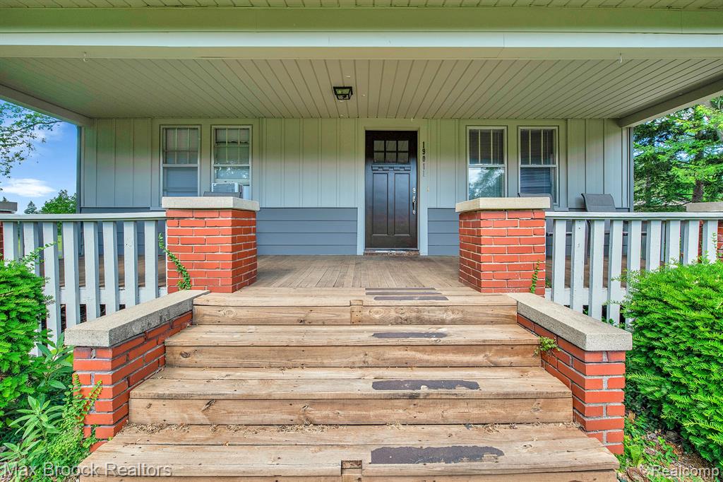 19011 Beck Road Northville, MI 48168 - Photo 27 of 40