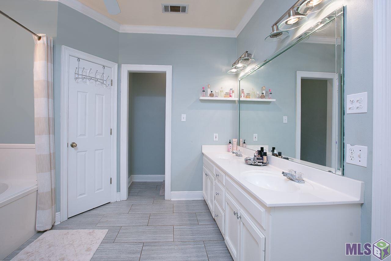 16129 Rawlings Road Prairieville, LA 70769 - Photo 17 of 32 Gallery Image 17