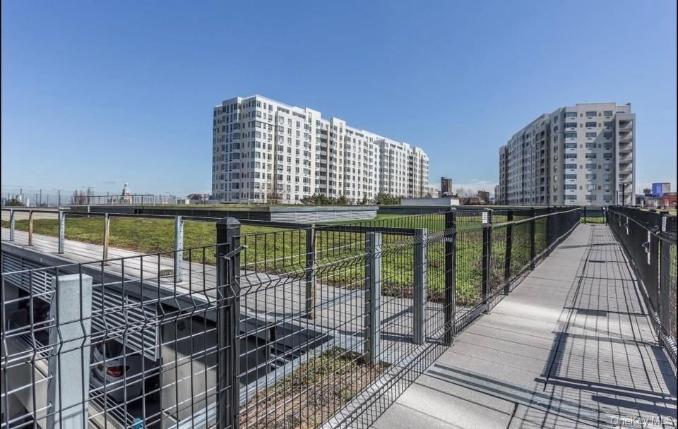 131-01 40 Road, Unit PH2P Queens, NY 11354 - Photo 11 of 16