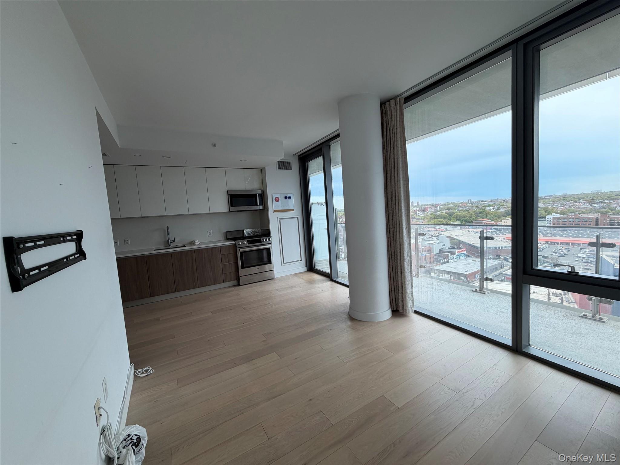 131-01 40 Road, Unit PH2P Queens, NY 11354 - Photo 5 of 16