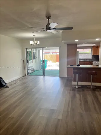 $2,900 | 7411 Twin Sabal Drive, Unit 7411, Miami Lakes, FL 33014