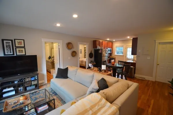 $2,700 | 103 Welles Avenue, Unit 1L, Boston, MA 02124