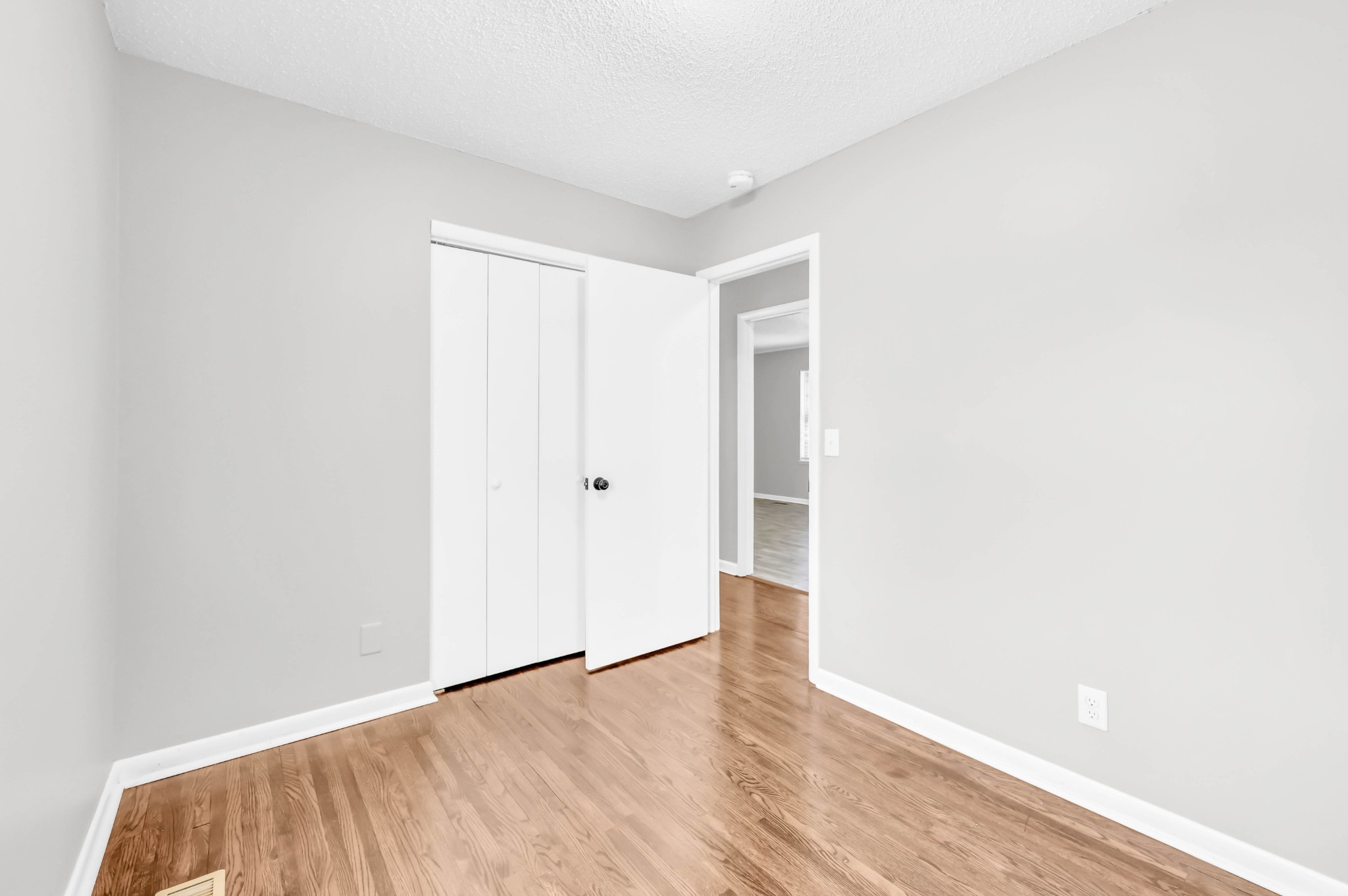 805 East 8th Avenue Springfield, TN 37172 - Photo 11 of 16 a view of an empty room