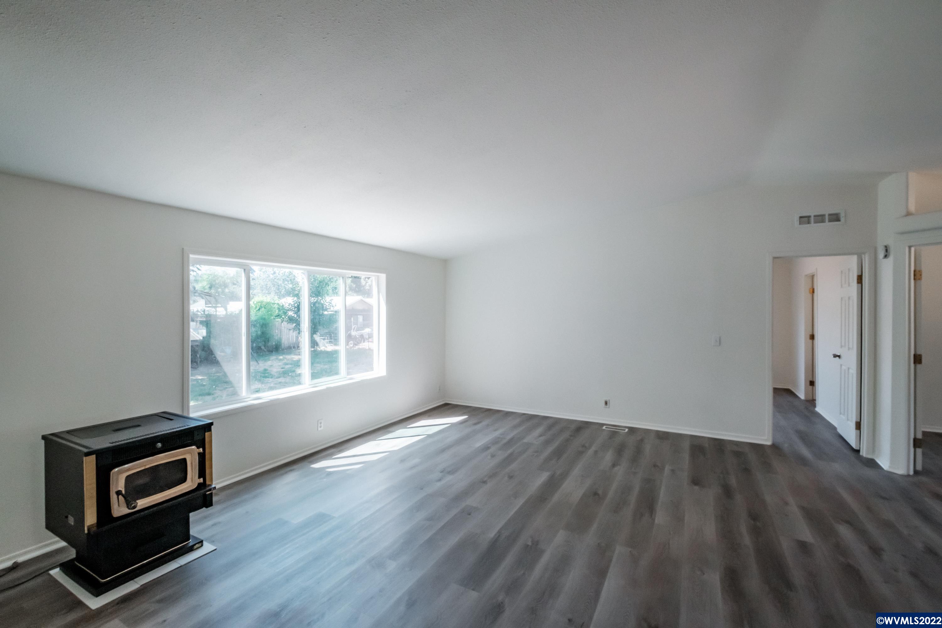 31050 South 3rd Street Lebanon, OR 97355 - Photo 6 of 42