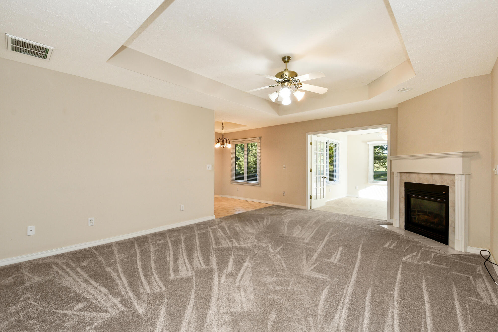 1645 West Swallow Street Springfield, MO 65810 - Photo 9 of 36 09