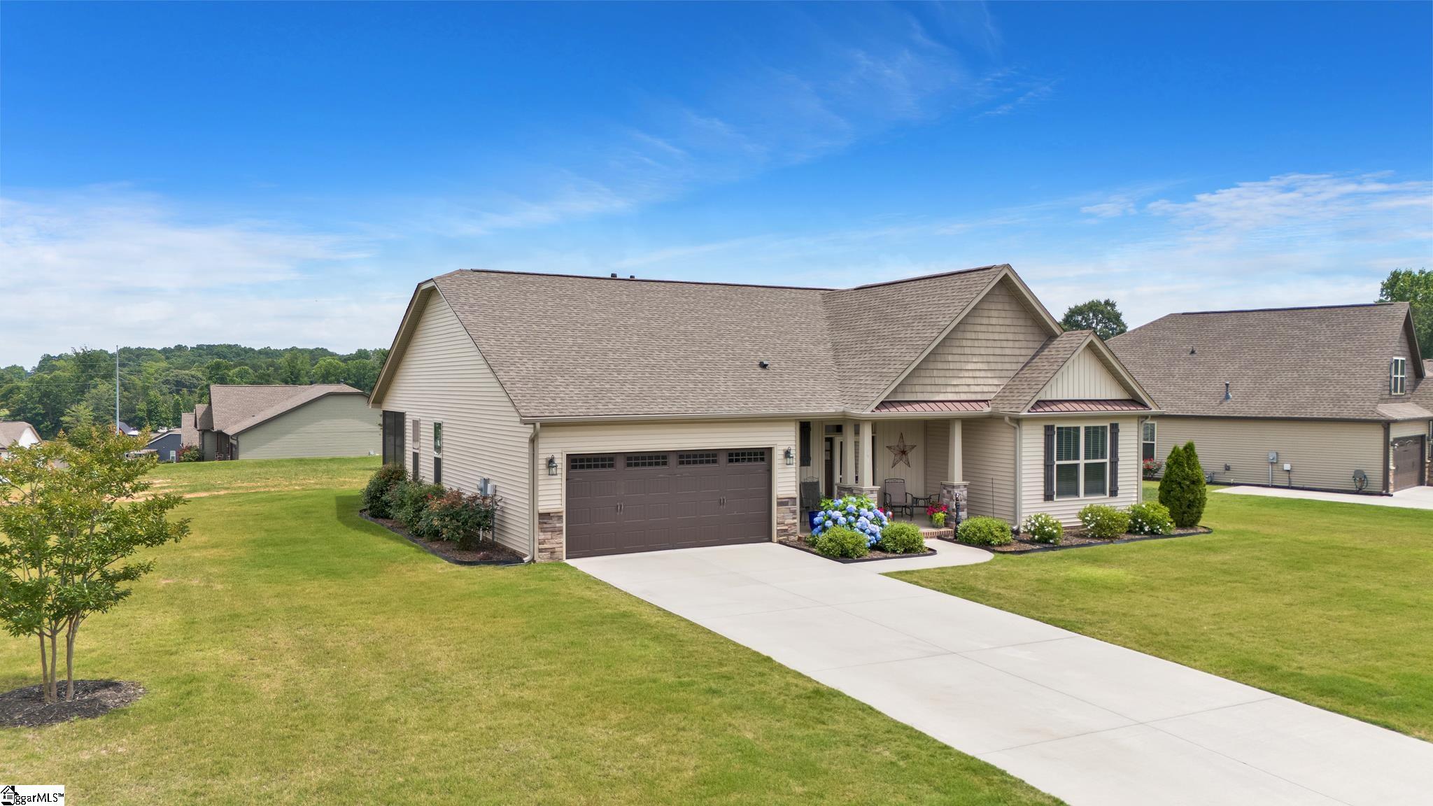 301 Ellsberry Way Greer, SC 29651 - Photo 2 of 28 Gallery Image 2