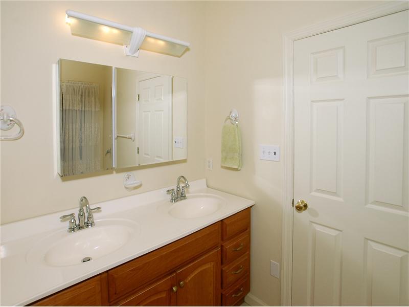 240 Seanor Road Irwin, PA 15642 - Photo 13 of 19 Master Bath/Spa.