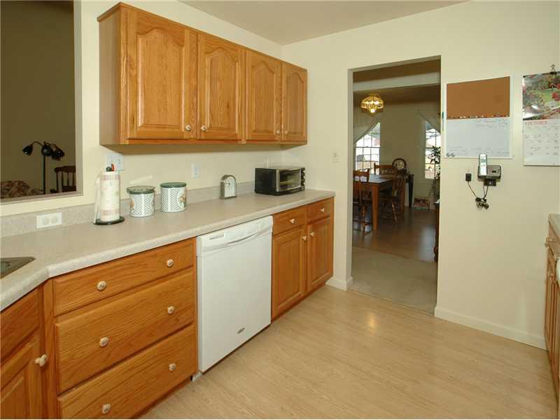 240 Seanor Road Irwin, PA 15642 - Photo 4 of 19 Kitchen.