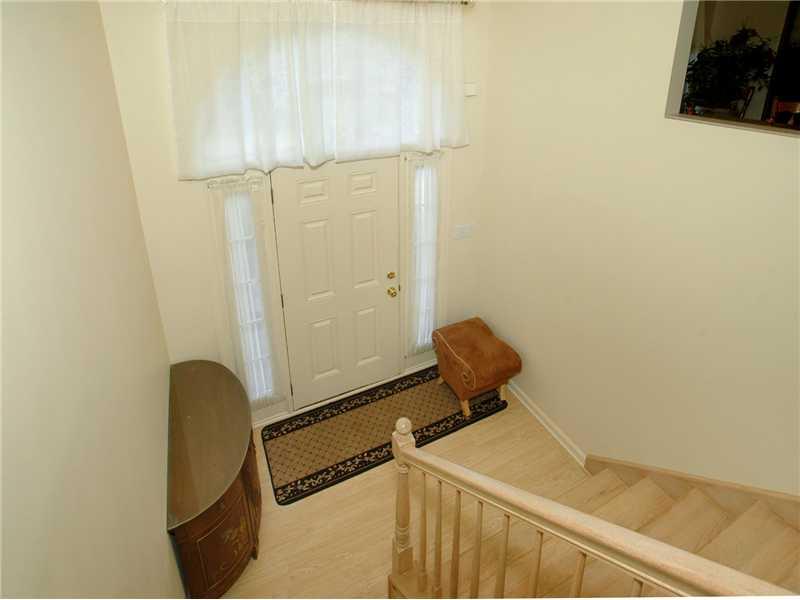 240 Seanor Road Irwin, PA 15642 - Photo 10 of 19 Entry/Foyer.