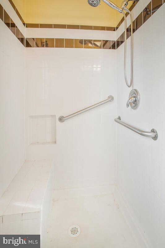 181 Kenwood Road Pasadena, MD 21122 - Photo 25 of 35 Bathroom 2