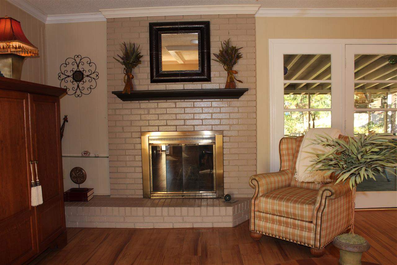 5464 Limestone Road Pensacola, FL 32504 - Photo 10 of 27 SO COZY!!