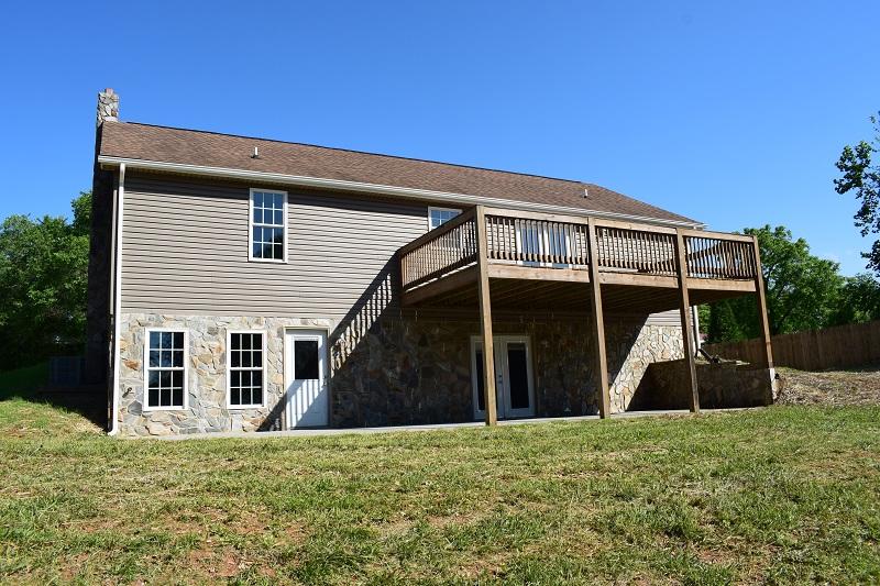 8889 Dickerson Mill Road Moneta, VA 24121 - Photo 5 of 30 Back2
